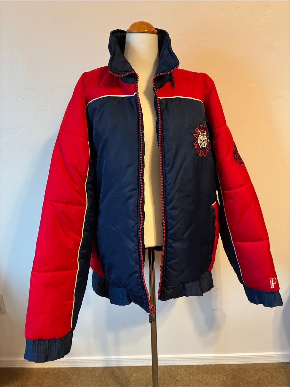 VTG Arizona Wildcats Pro Player Puffer Jacket Red Blue Size L